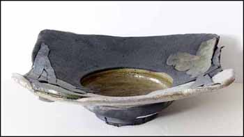 Plate (02781/2013-1247) by Gordon Hutchens sold for $375