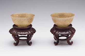 Pair of Chinese Gilt Painted Celadon Jade ‘Mythical Beast’ Bowls, Qianlong Mark and Probably of the Period (1736 - 1795) par  Chinese Art