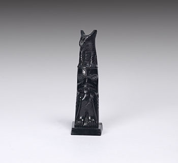 Totem by Captain Andrew Brown vendu pour $1,375