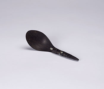 Horn Spoon par Unidentified Haida Artist