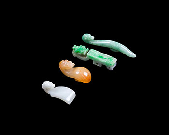 Four Chinese Hardstone Belthooks, 19th/20th Century par  Chinese Art
