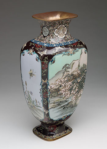 A Large Japanese Cloisonné Enamel 'Landscape' Vase, Early 20th Century par  Japanese Art