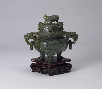 Chinese Spinach Green Jade Censer and Cover, 19th Century par  Chinese Art