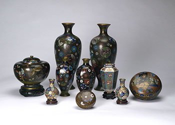 A Group of Ten Mostly Japanese Cloisonné Enamel Vases, Mid 20th Century par  Japanese Art