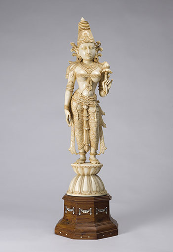 A Large and Rare Indian Carved Ivory Figure of a Female Hindu Deity, Early 20th Century par Indian Artist