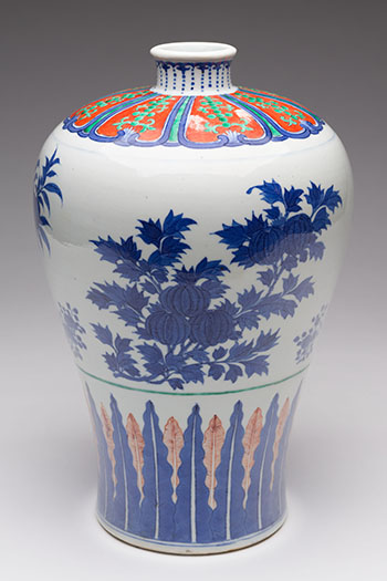An Unusual Chinese Doucai ‘Fruits’ Meiping Vase, Late Qing Dynasty par  Chinese Art