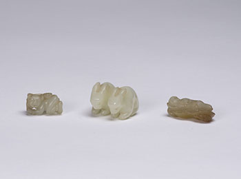 Three Chinese Pale Celadon Jade Carvings, 19th Century par  Chinese Art