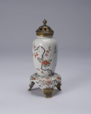 A Japanese Kakiemon Tripod Inkwell, Edo Period, 17th to 18th Century by  Japanese Art