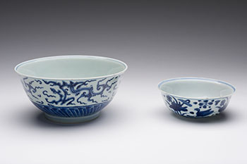 A Large Chinese Blue and White 'Dragon' Bowl, Kangxi Period (1664 - 1722) by  Chinese Art