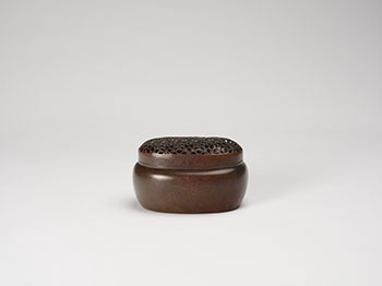 A Chinese Bronze Handwarmer and Cover, Zhang Mingqi Mark, Republican Period par  Chinese Art