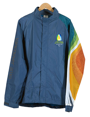 2010 Vancouver Olympic Games Torch Relay Uniform (#3025) par Hudson's Bay Company 