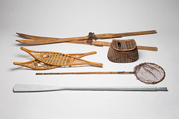 (VAN) Antique Items (Five items) par Hudson's Bay Company 