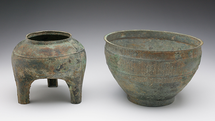 A Chinese Bronze Tripod Steamer, Yan
Eastern Zhou Period, 5th to 3rd Century BC par  Chinese Art