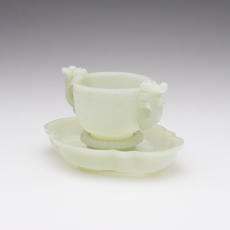 A Pale Celadon Jade Cup and Stand, 20th Century par  Chinese Art