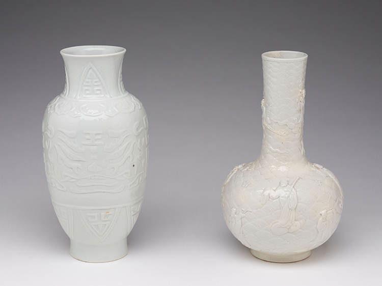 Two Chinese White Glazed Bottle Vases, 18th/19th Century par  Chinese Art