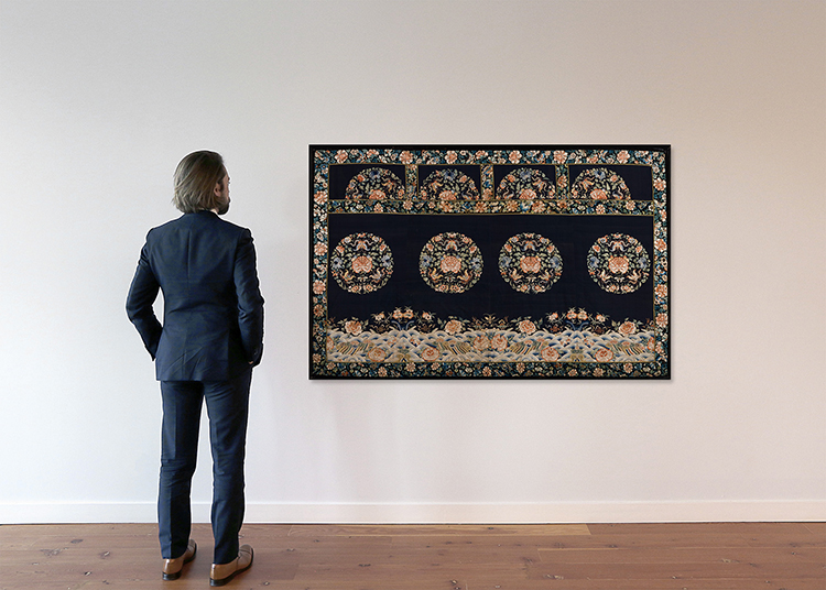 A Large Chinese Blue Silk Ground Embroidered Textile Panel, c. 1900 par  Chinese Art