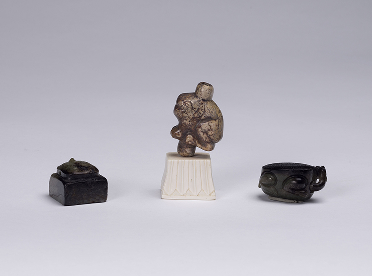 Three Chinese Mottled Jade Animals, 18th/19th Century or Earlier par  Chinese Art