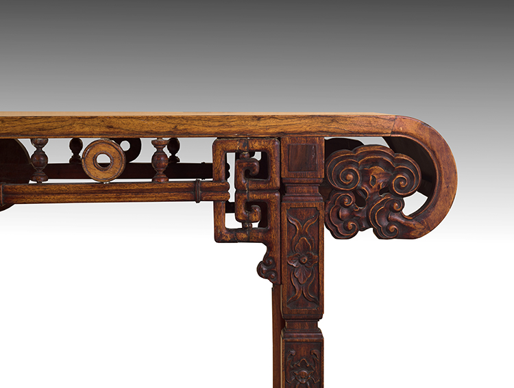 Rare and Large Huanghuali and Mixed Hardwood Altar table, Republican Period, Early 20th Century par  Chinese Art