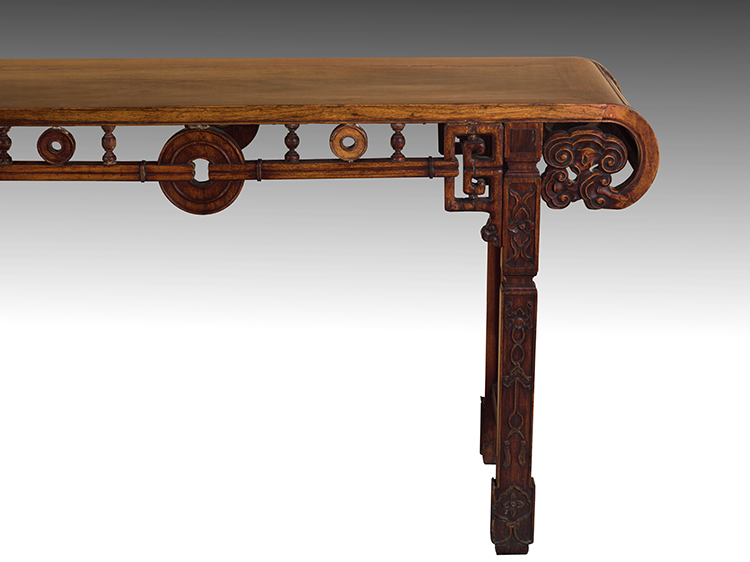 Rare and Large Huanghuali and Mixed Hardwood Altar table, Republican Period, Early 20th Century par  Chinese Art
