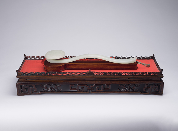 A Large and Rare Pale Celadon Jade 'Elephant' Ruyi Sceptre, 18th Century par  Chinese Art