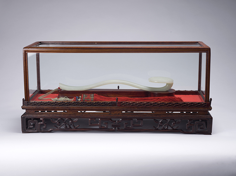 A Large and Rare Pale Celadon Jade 'Elephant' Ruyi Sceptre, 18th Century par  Chinese Art