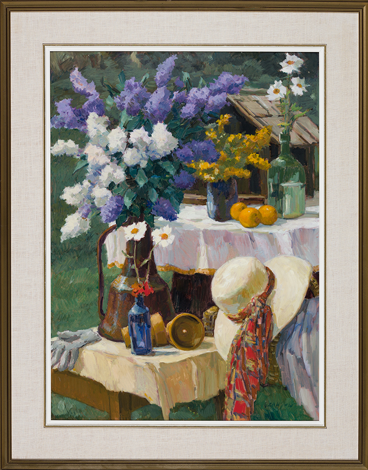 Garden Still Life with Summer Hat and Lilacs par Helmut Gransow