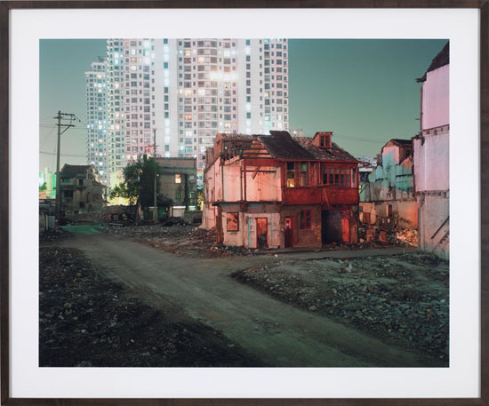 Neighbourhood Demolition, Zhoupu Lu par Greg Girard