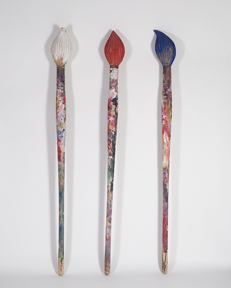 Three Paintbrushes par Livio De Marchi