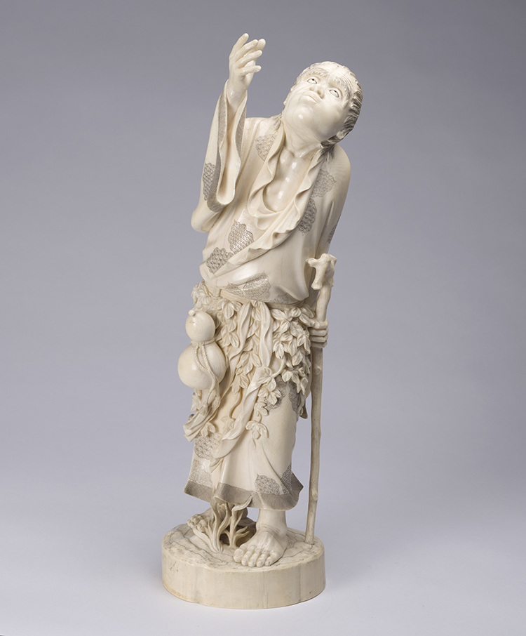 A Large Japanese Ivory Carved Figure of a Sennin, Tokyo School, Circa 1900 par  Japanese Art