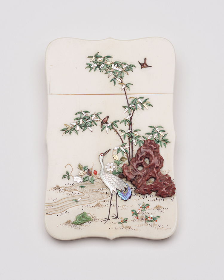 A Rare Japanese Shibayama 'Longevity Crane' Card Case, Meiji Period, Late 19th Century par  Japanese Art