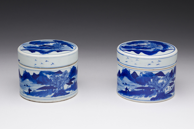 A Pair of Blue and White ‘Landscape’ Covered Boxes, 19th Century par  Chinese Art