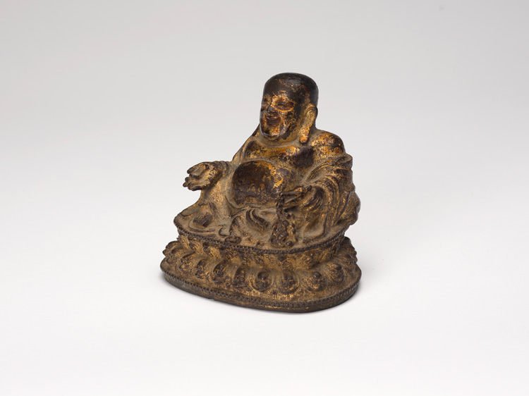 A Chinese Parcel Gilt Lacquer Bronze Figure of Putai, 17th century, Ming Dynasty par  Chinese Art